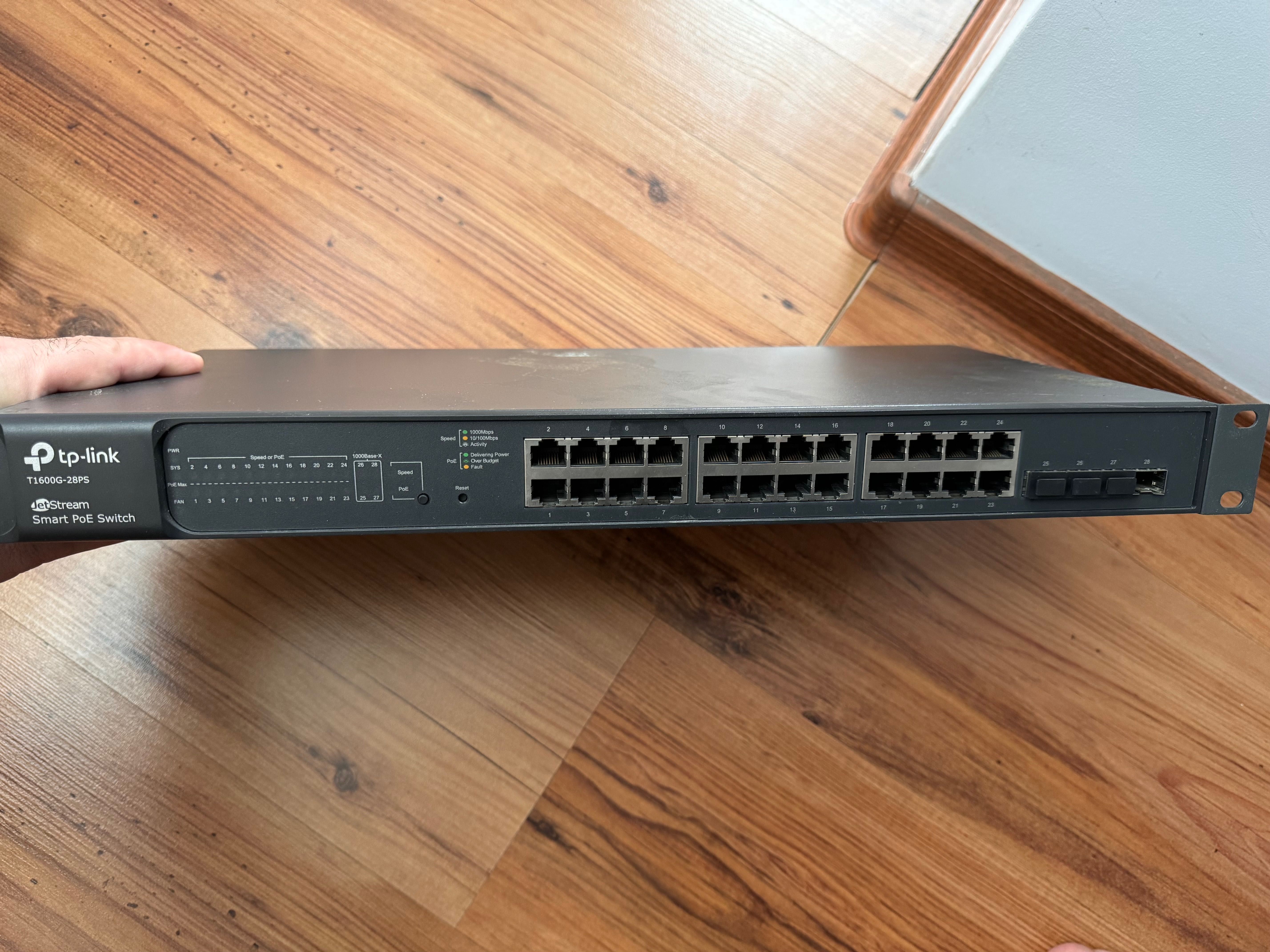 switch POE T1600G-28PS