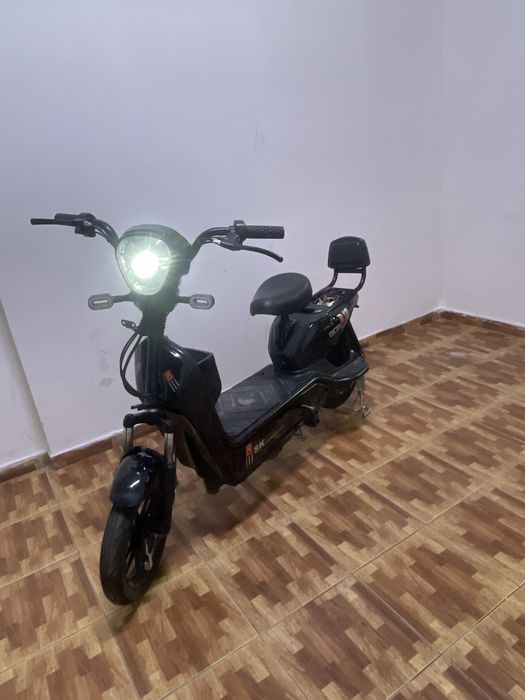 Элэктровелосипед в хорошем мостояний едет 35-30 км|час