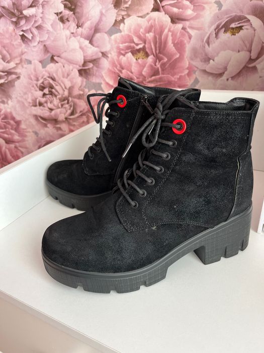 Продам осенние женские ботинки