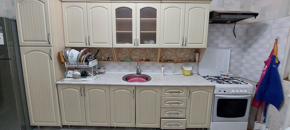 Кухонный мебель сатылады