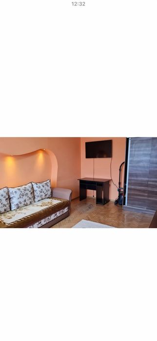 APARTAMENT  1 camera lângă liceul Cerna si Piața Mare