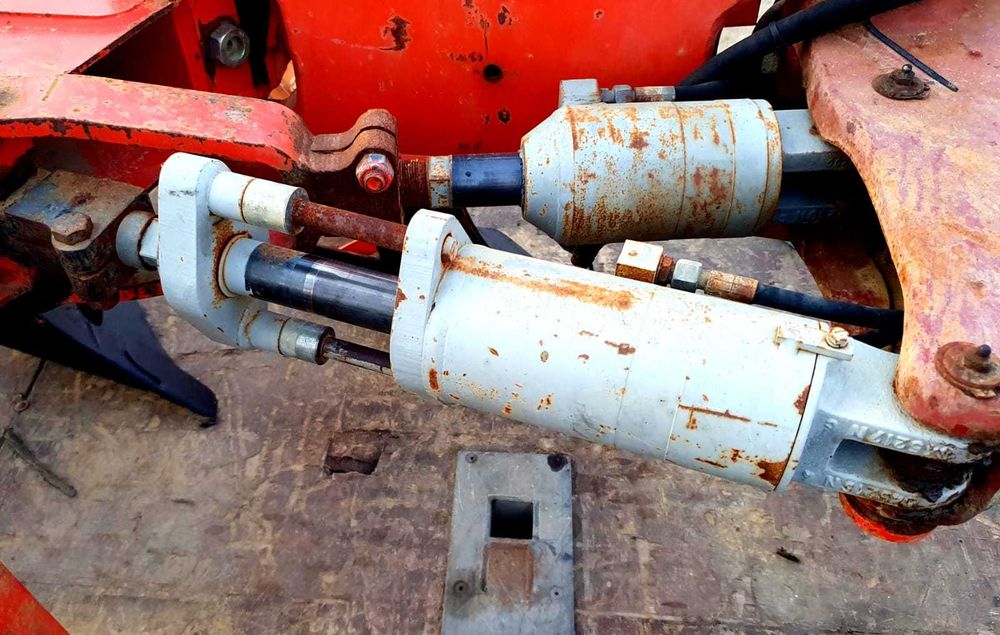 Plug reversibil cu 6 trupite Kuhn MultiMaster 150 5+1 brazde