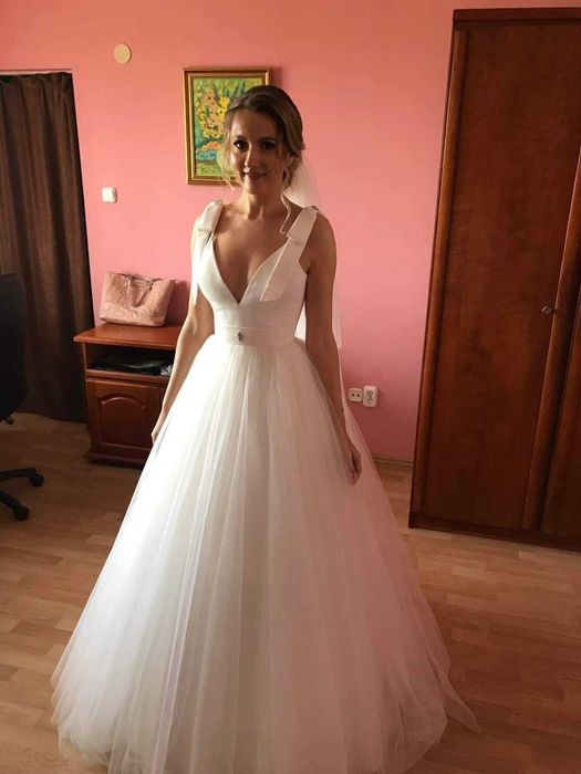 Rochie de mireasa simpla si finuta marimea 36