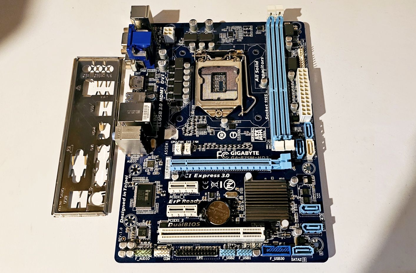 Placa de baza GA Gigabyte B75M HD3 socket 1155