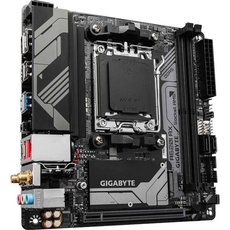 Placa de Baza GIGABYTE A620I AX