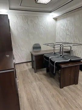 Чиланзар таможня 65м² 1этаж 2кабинета в доль дороги Юр адрес 24/7