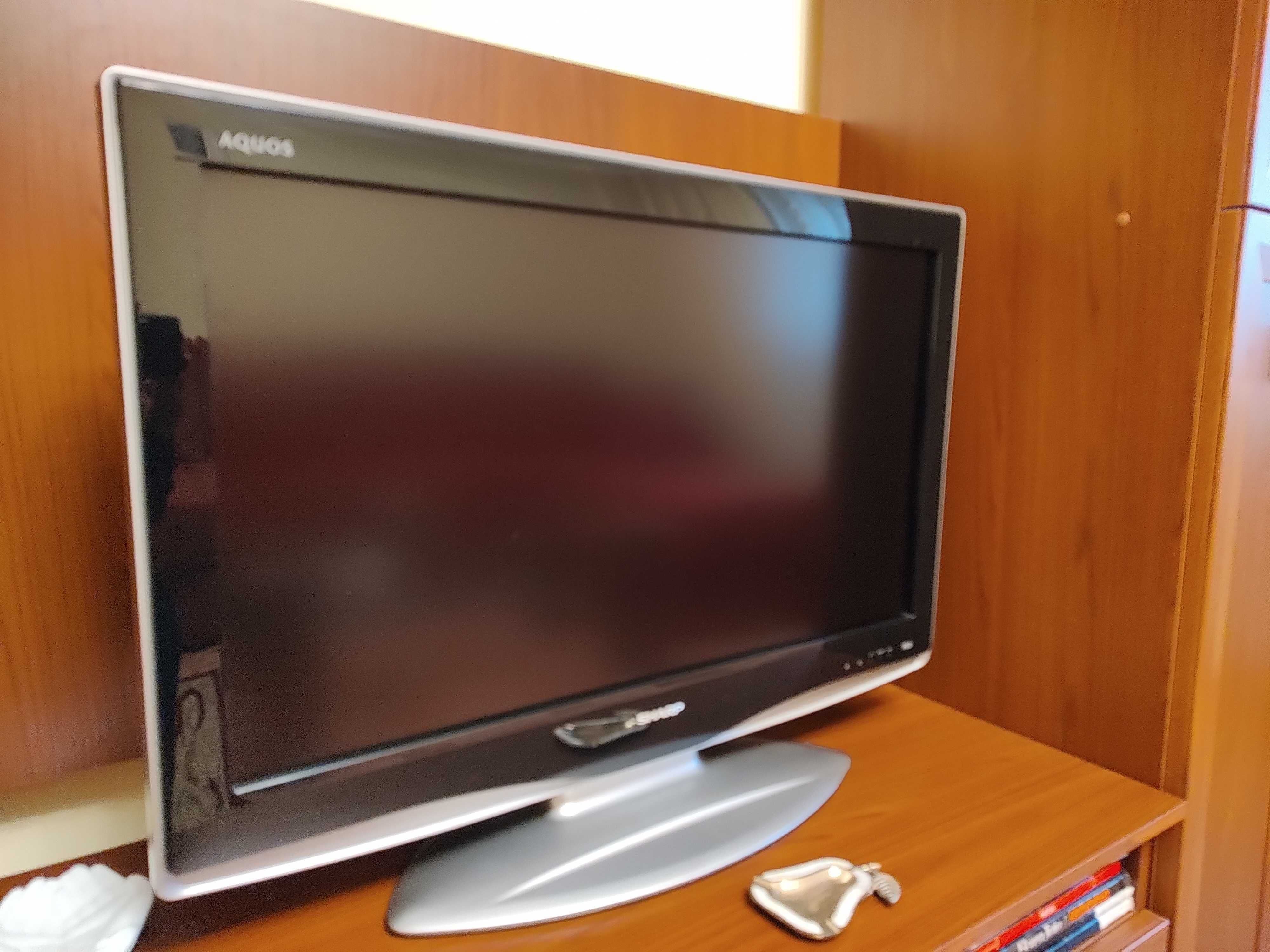TV Sharp LCD diagonala 80 cm