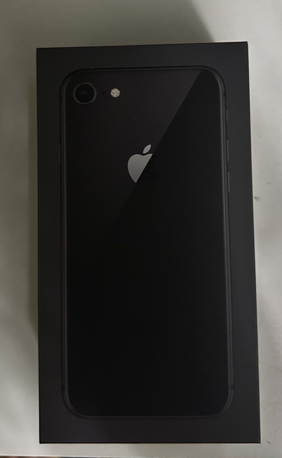 Iphone 8 64GB 77% battery
