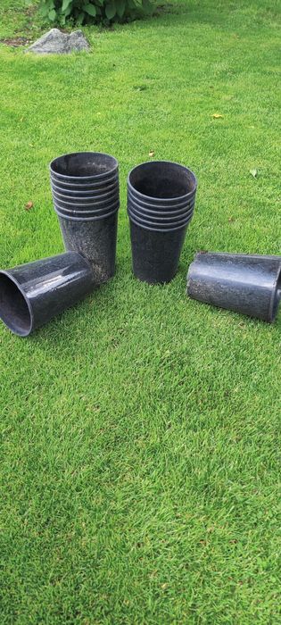 Продам горшки для саженцев роз . Объем 3 л. . Б/У