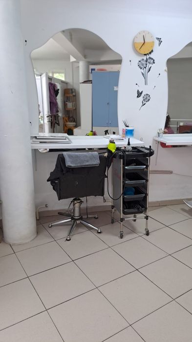 Сдам место для парикмахера,  парикмахера-смежника, бровиста, визажиста