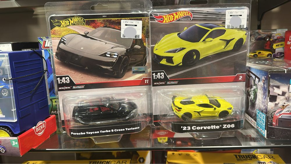Hot Wheels Premium 1:43