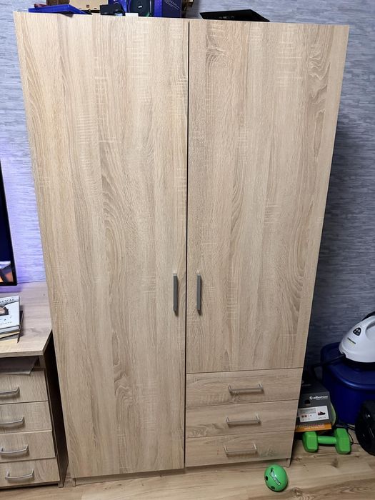 2 бр. гардердероби