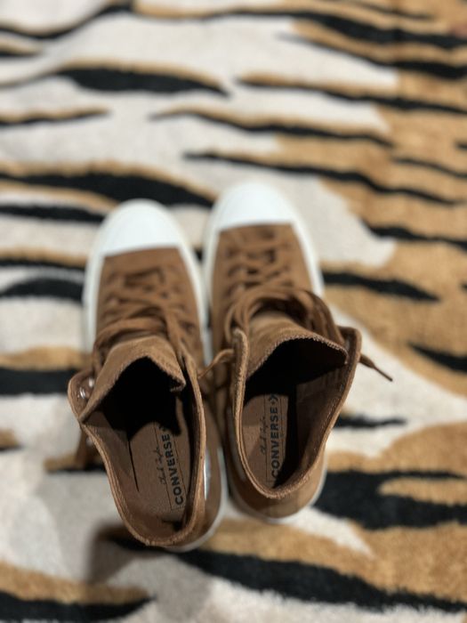 Vând adidași Convers