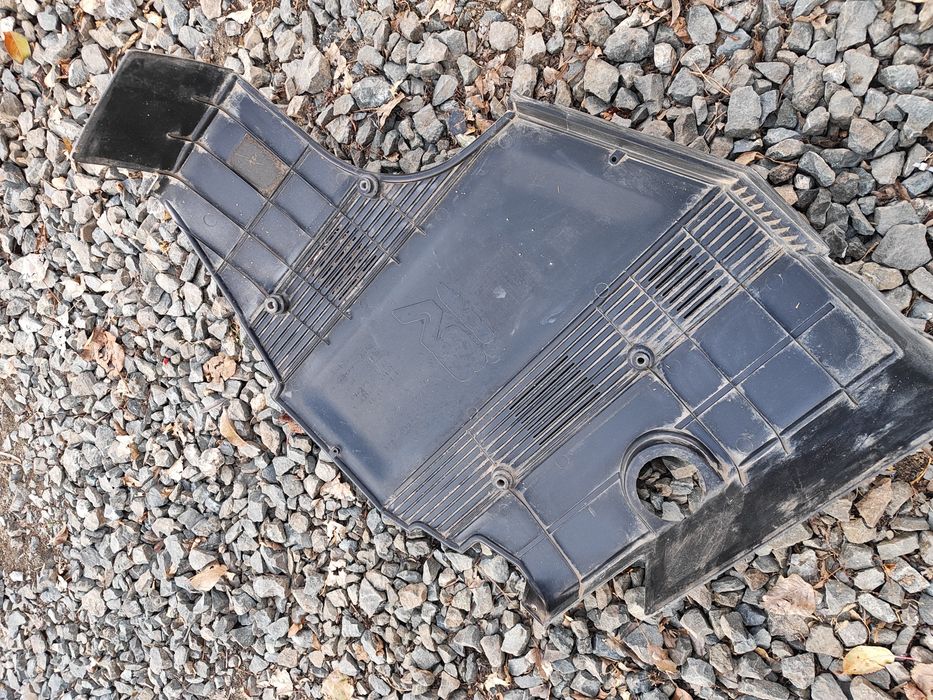 Продам крышку двигателя на крузак