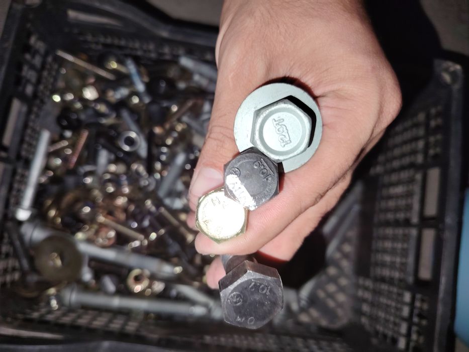 Bolt gayka har xil razmer