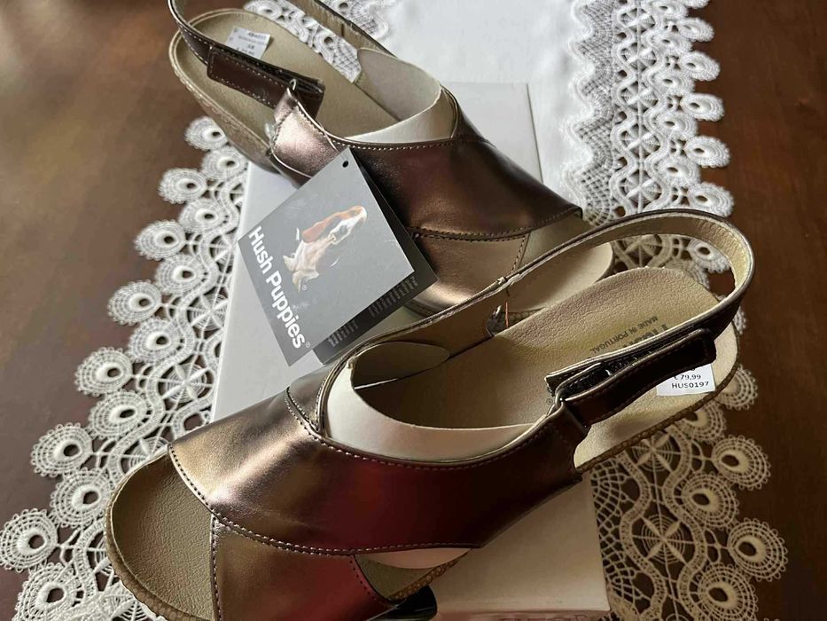 Sandale aurii Hush Poppies, nou cu eticheta, piele, 38