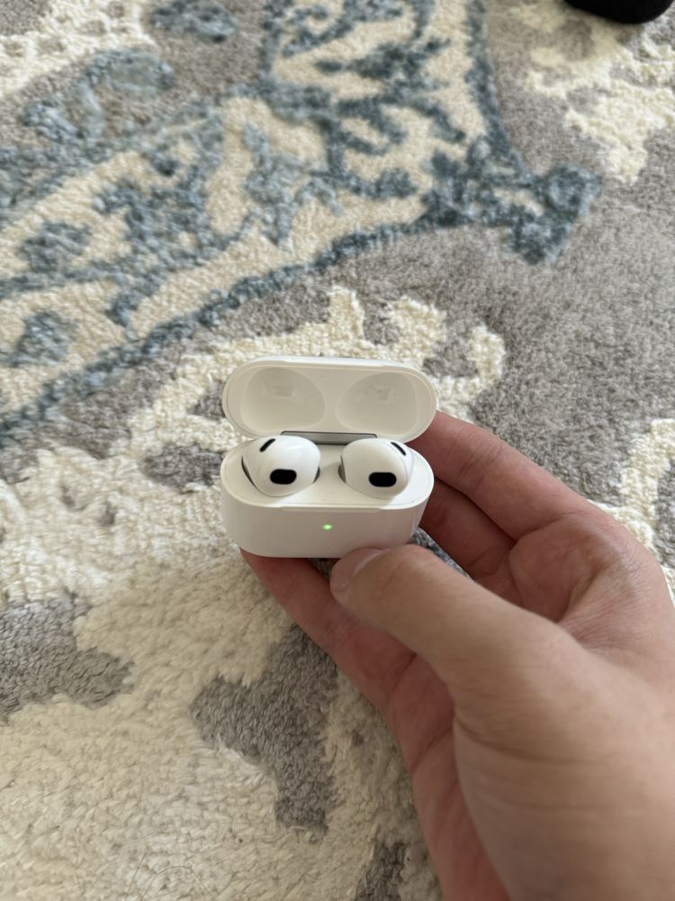 Продам airpods 3 оригинал