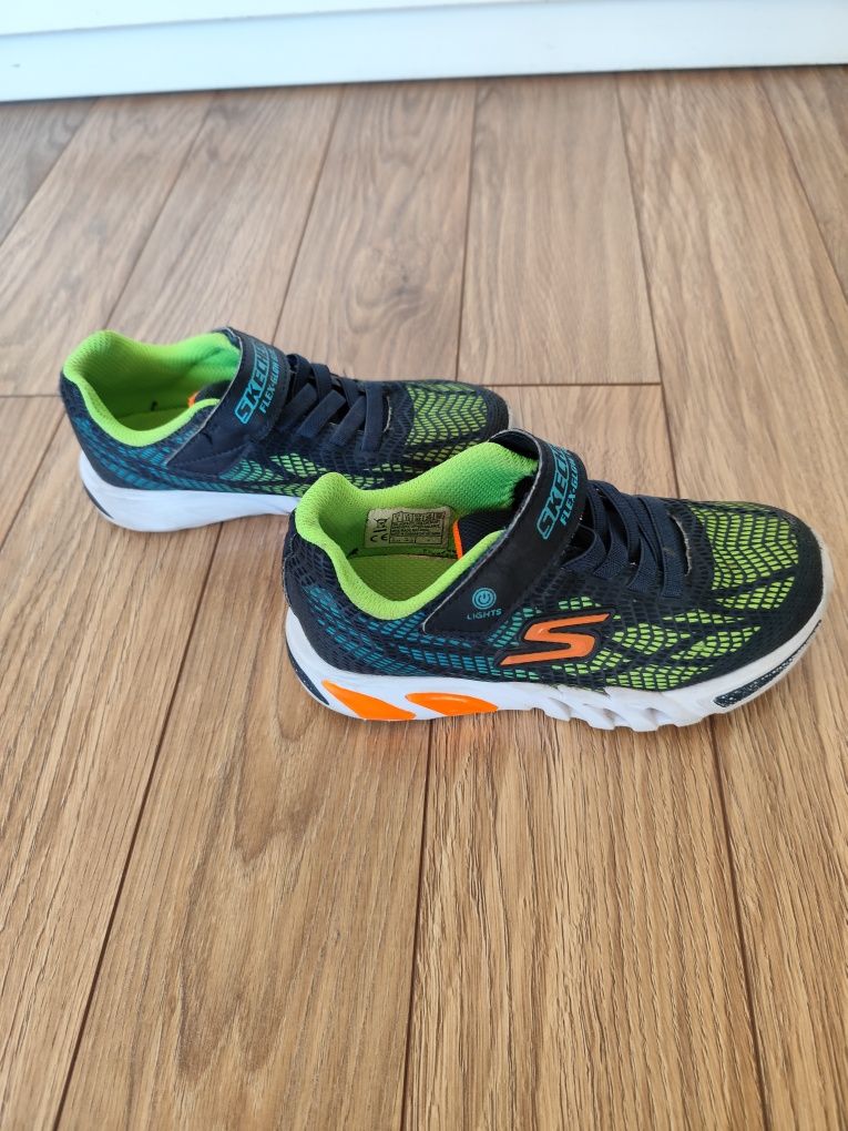 Светещи маратонки Skechers