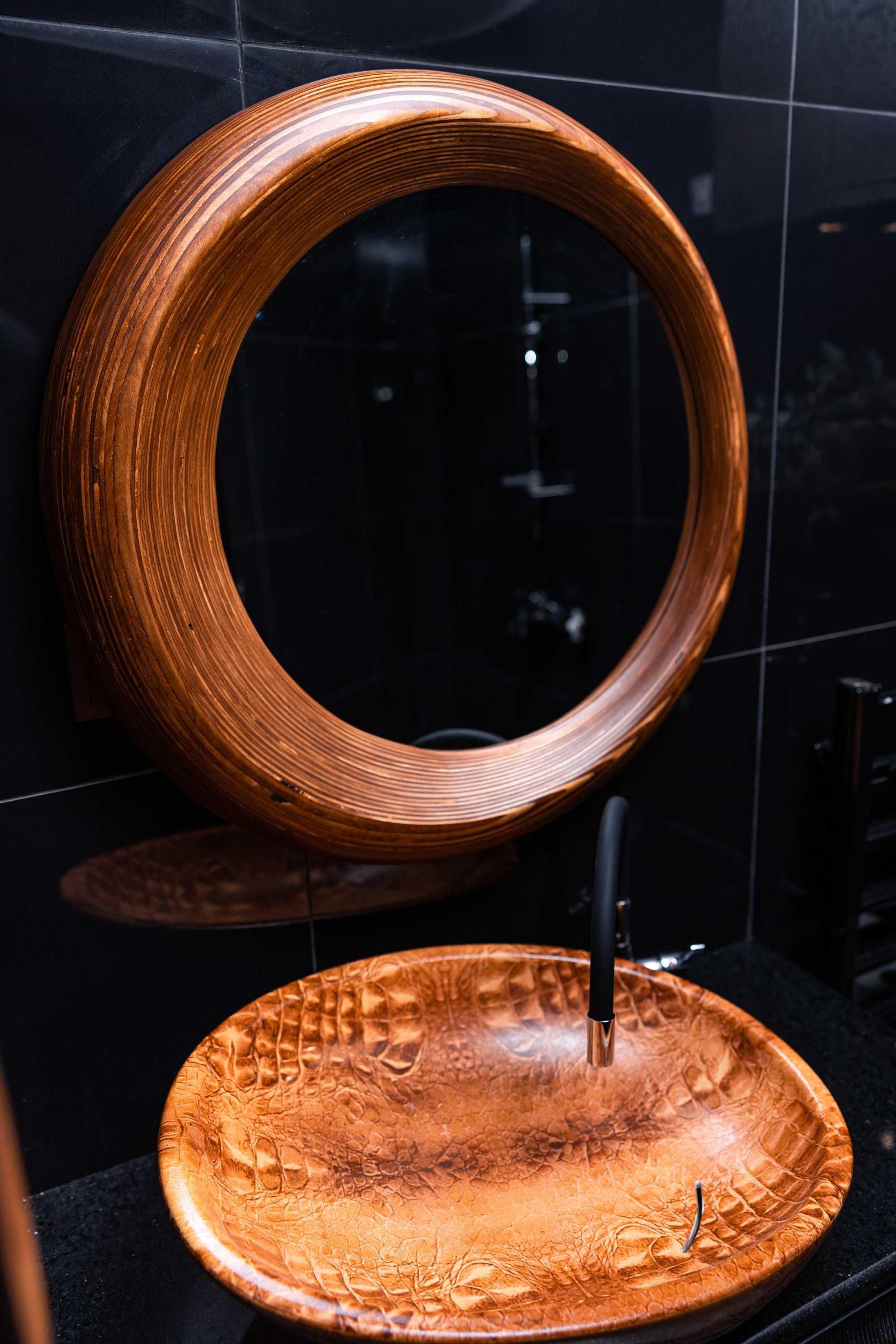 Огледало за баня - дърво