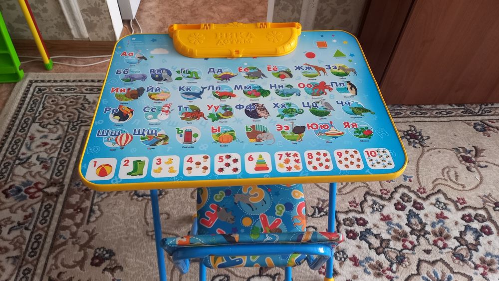 Продам помплект стол детский и стульчик