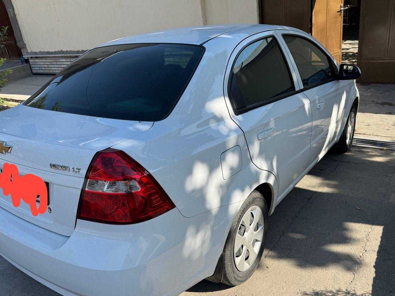 Сотилади Нексия 3 автоси.