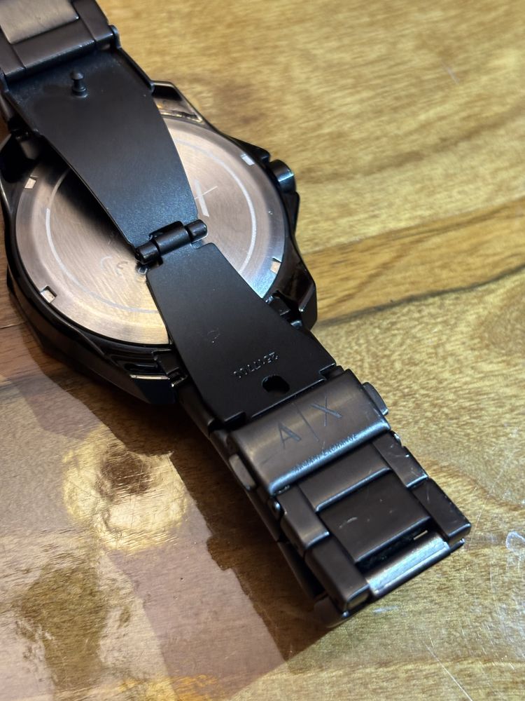 Бързо! Часовник Armani.