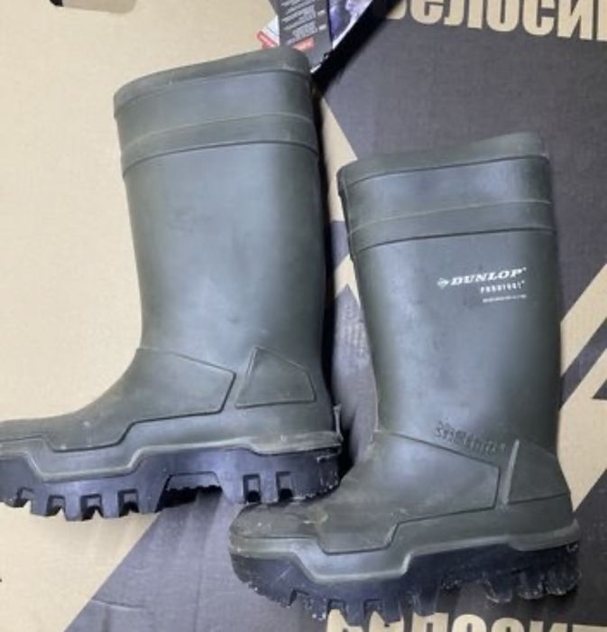 Продам резиновые сапоги Dunlop