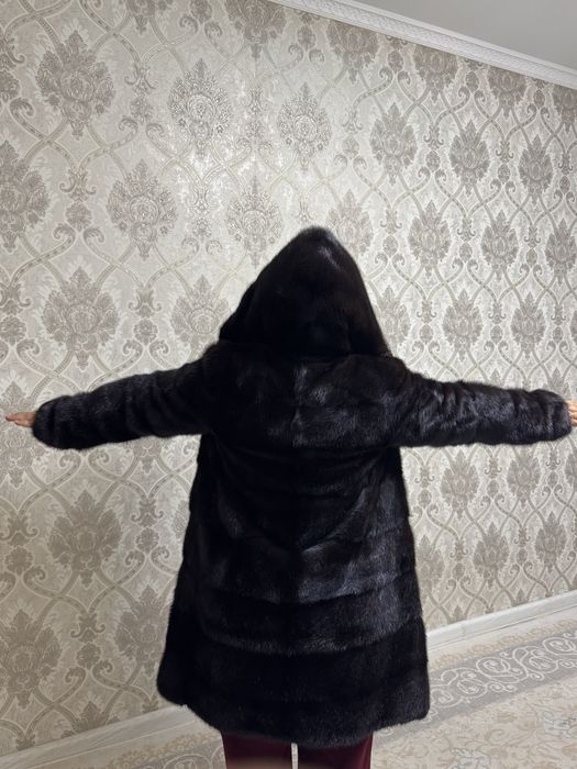 Продам норковую шубу