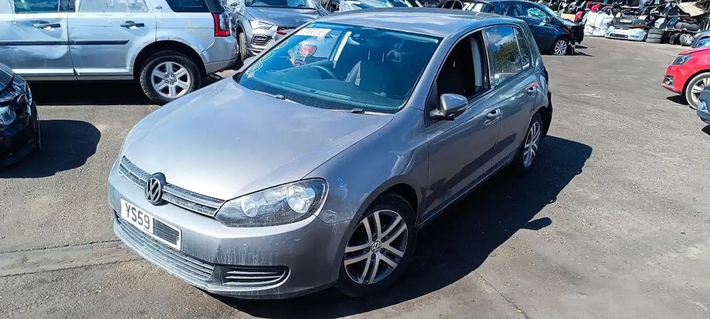 Dezmembrari / Dezmembrez VW Golf 6 1.6 CAYC cutie viteze manuală cod culoare LA7T