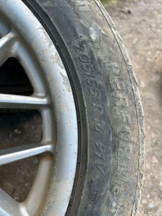 Джанти за волво S40 със летни гуми 205.55.16