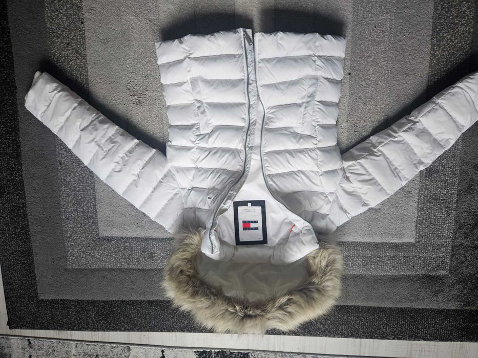 Ново оригинално дамско яке Tommy Hilfiger, Л размер