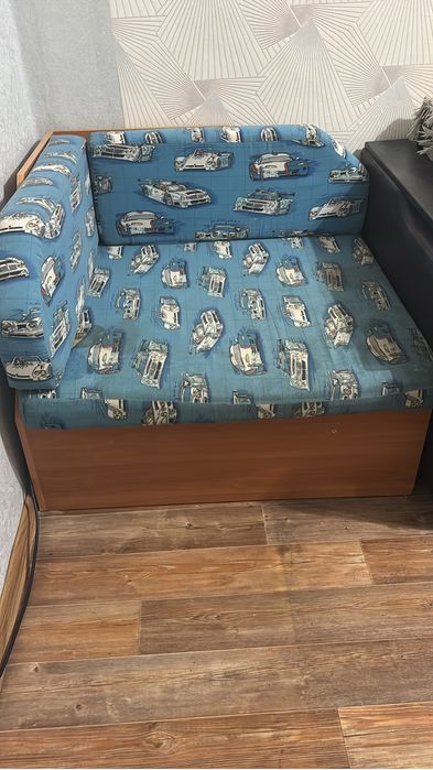 Уголки для дома две штуки