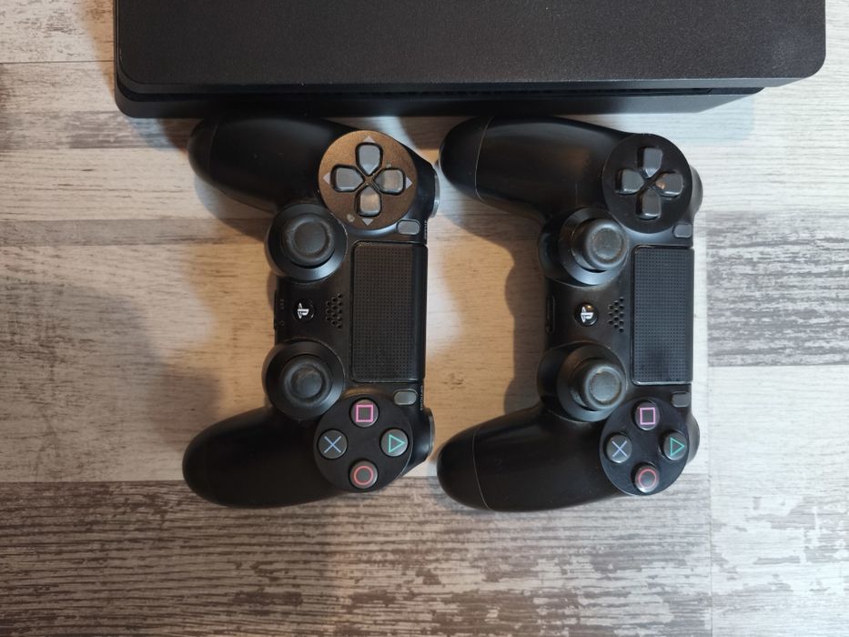 Playstation 4/PS4  slim 1tb с два джойстика