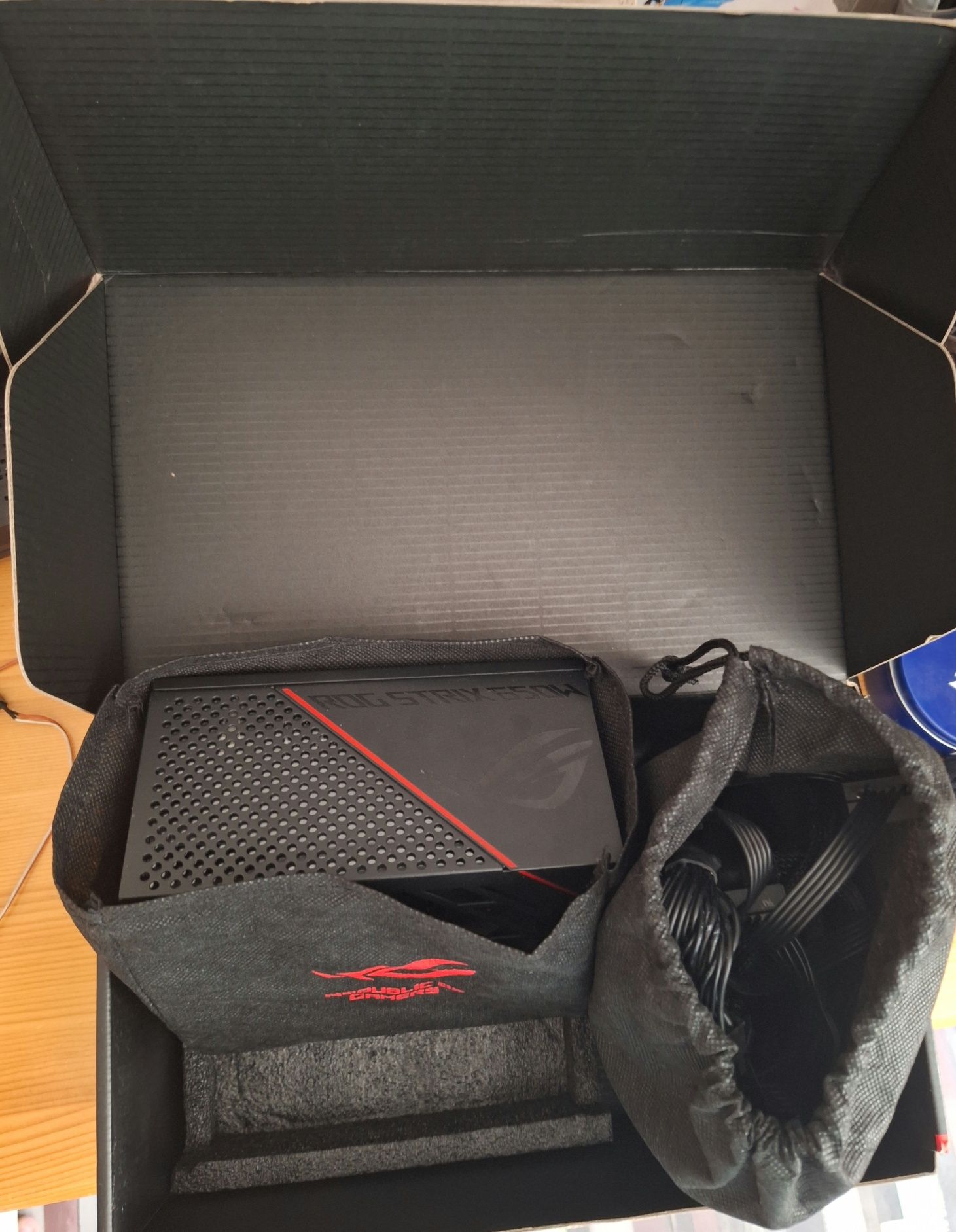 Захранващ Блок Asus Rog Strix 650 W Gold