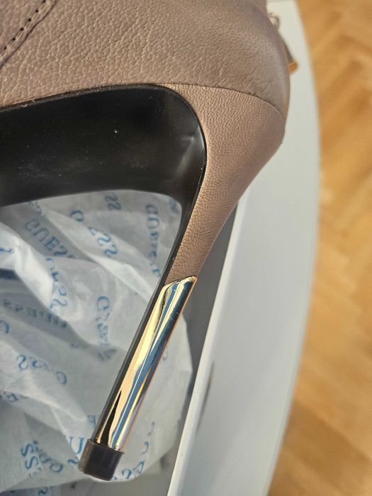 Нови кожени боти Guess