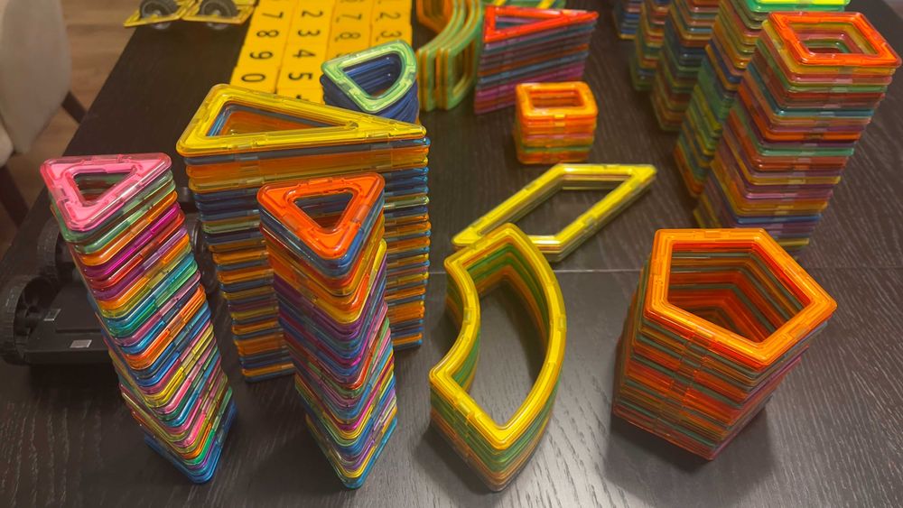 Blocuri de constructii magnetice, jucarii de construit pentru copii