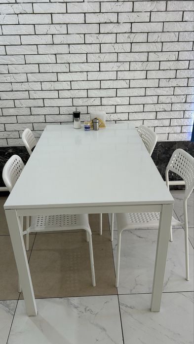 Продам столы и стулья