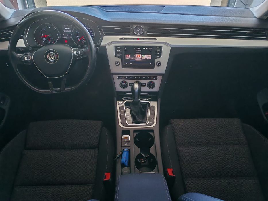 Vând Volkswagen Passat B8