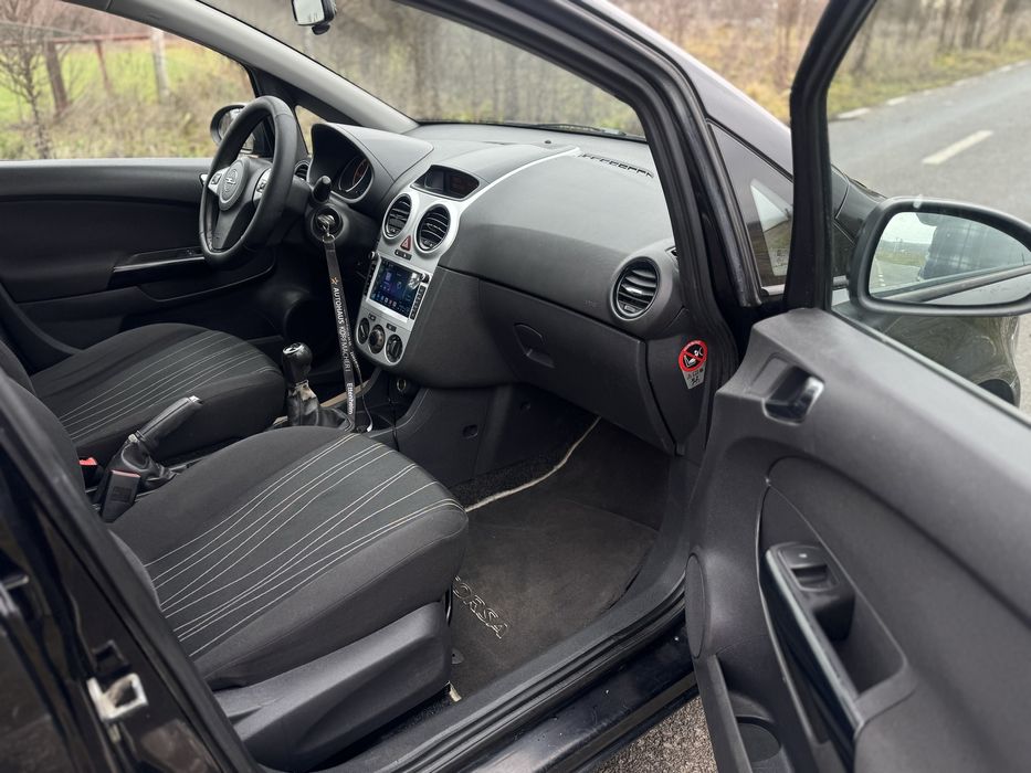 Opel corsa 1.3 CDTI 75 CP 2009 IMPECABIL
