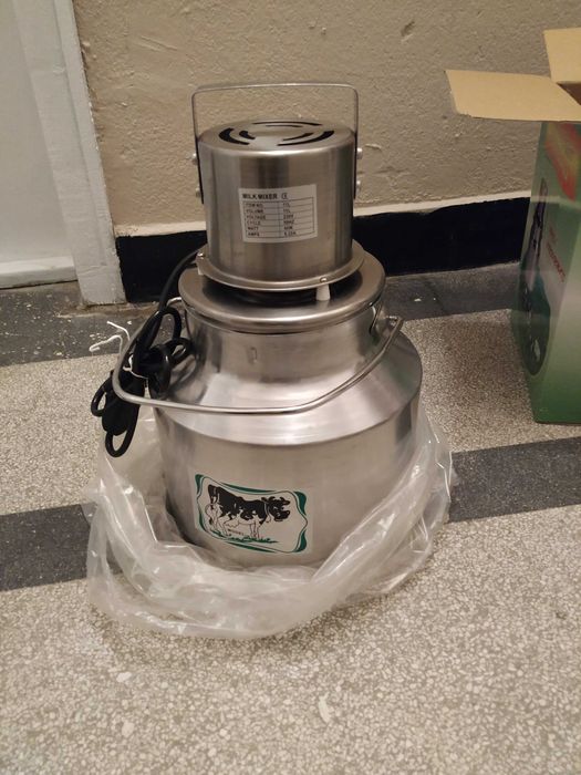 Млекобиячка 11 литра с горен мотор