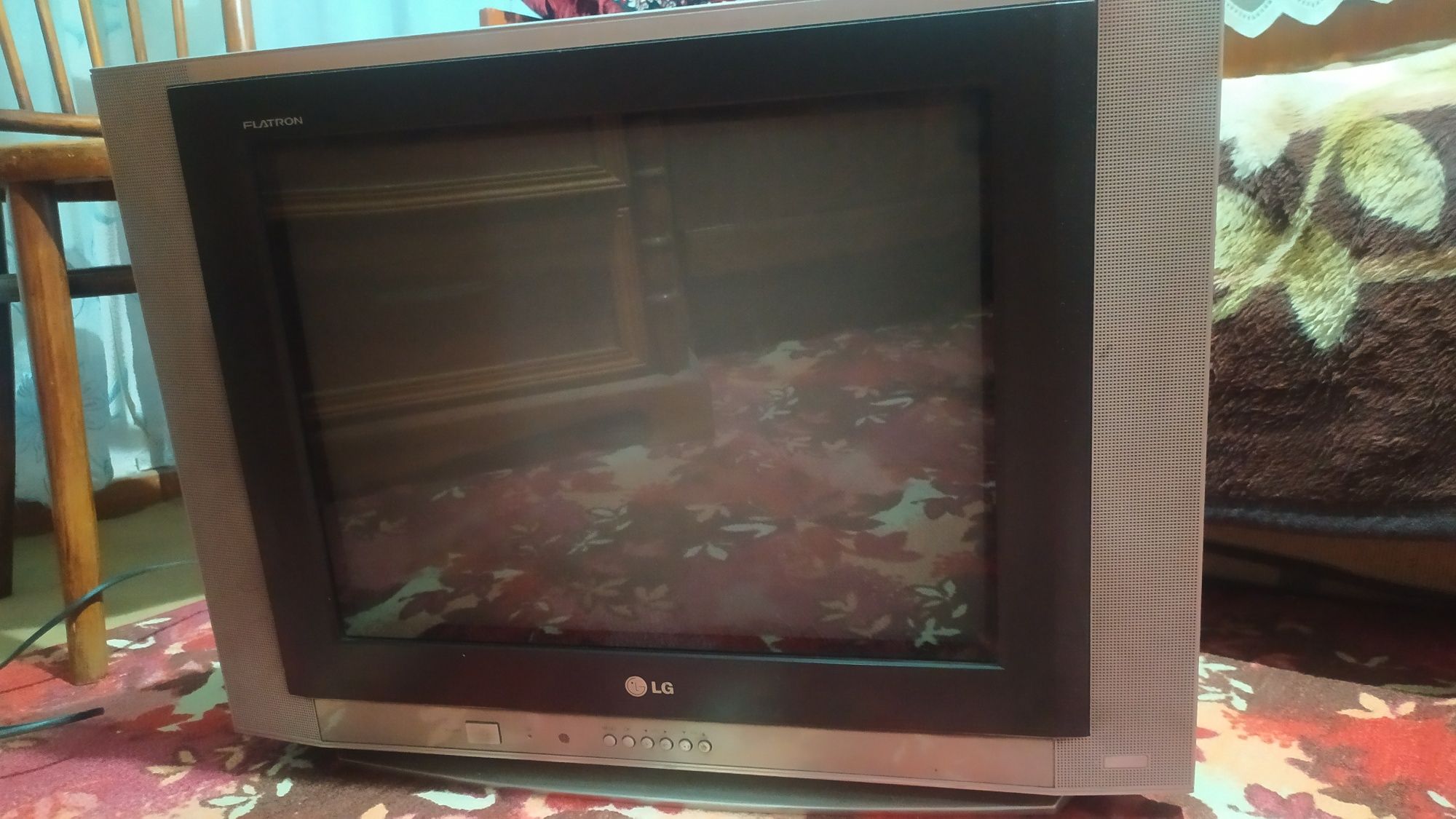Телевизор LG 21fx slim