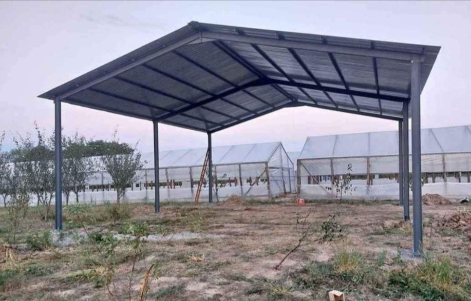 Vând hala metalica 12cu 25 completa sau pe elemente