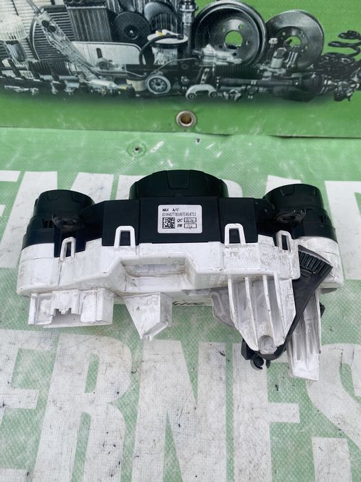 Panou comandă ventilație aer interior și Ac Ford Fiesta 2015