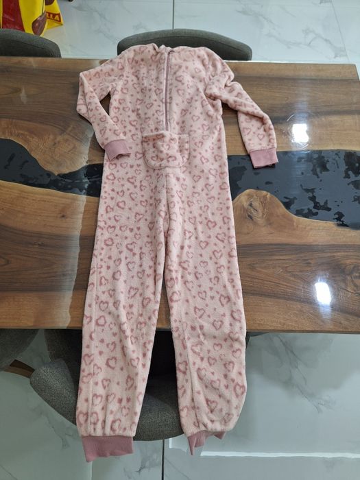 Подарявам детски дрехи