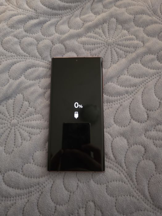 Vând S22 ultra pentru piese