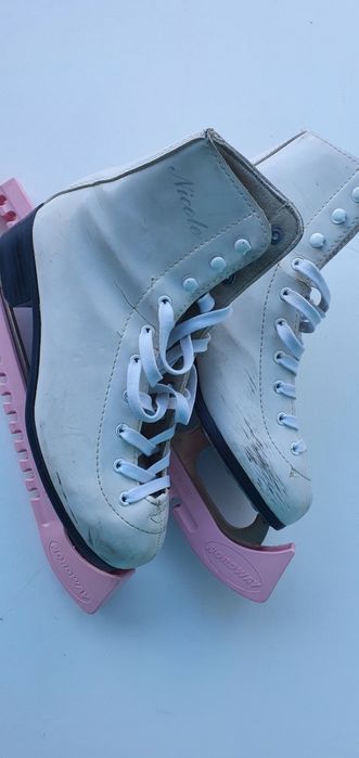 Коньки женские 38 размера