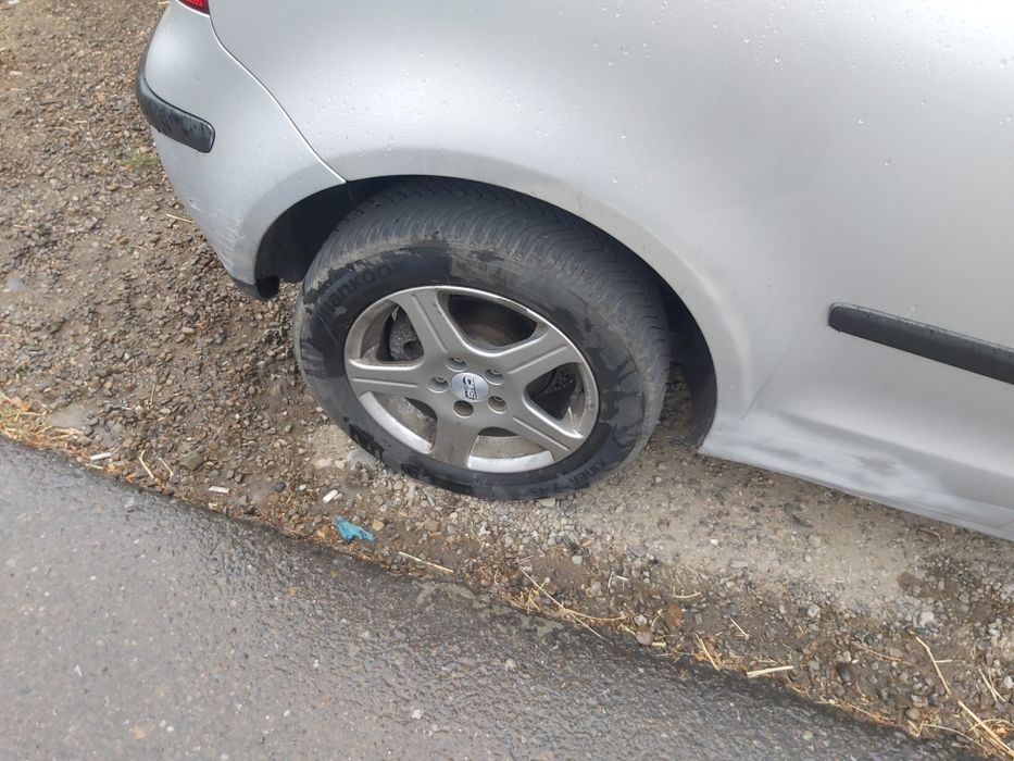 Vand urgent Polo 2004 cu numere rosii