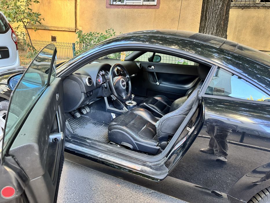 Audi TT, an fabricatie 2001 , 2500 euro negociabil