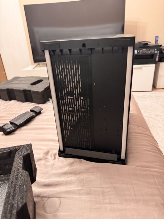 Lian Li O11 Dynamic Razer Edition — новый (плёнка не снята)