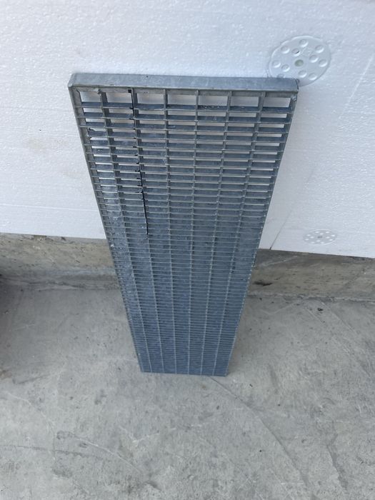 Trepte zincate galvanizate
